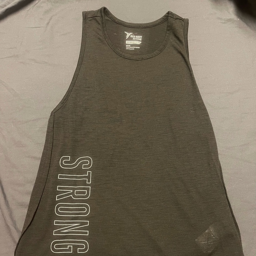 Old Navy Semi-fitted workout tank!
